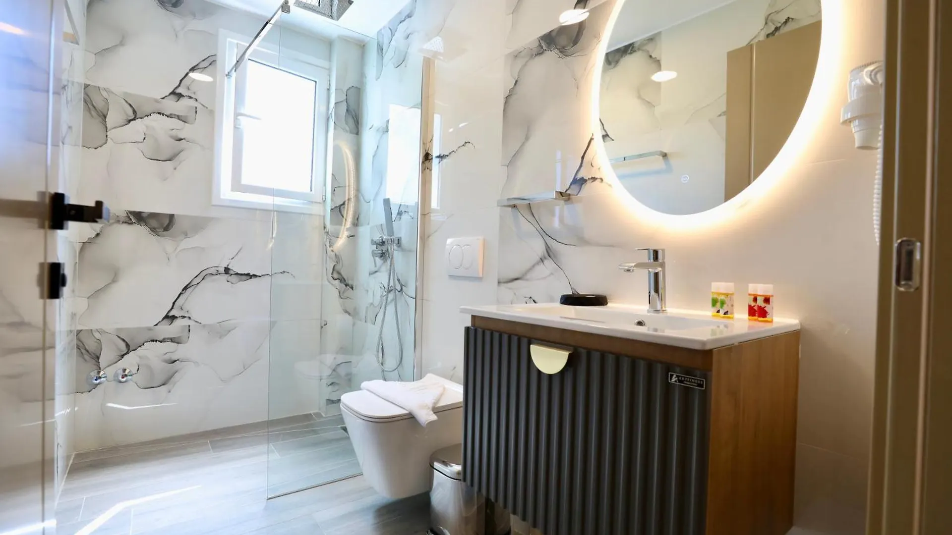 Klejvi Apartments 卡萨米尔