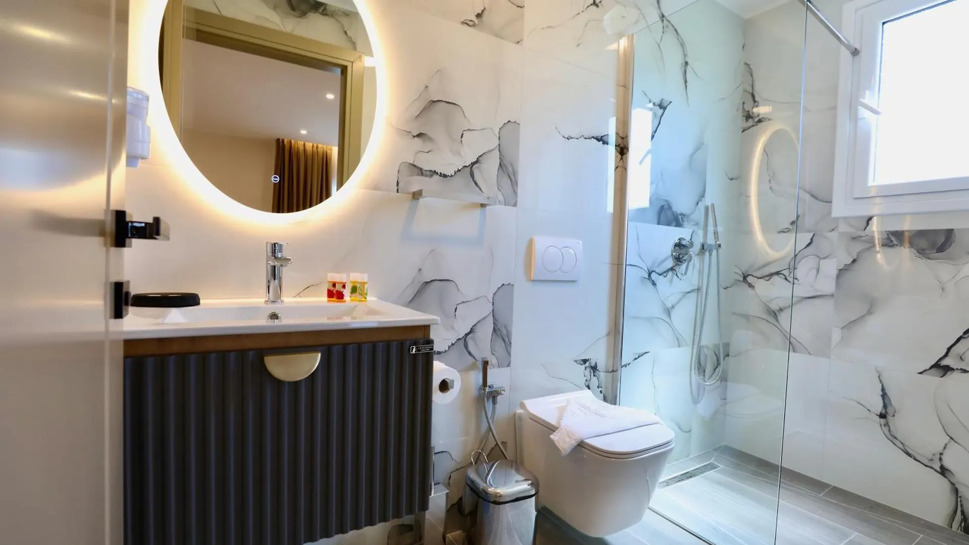 Klejvi Apartments 卡萨米尔