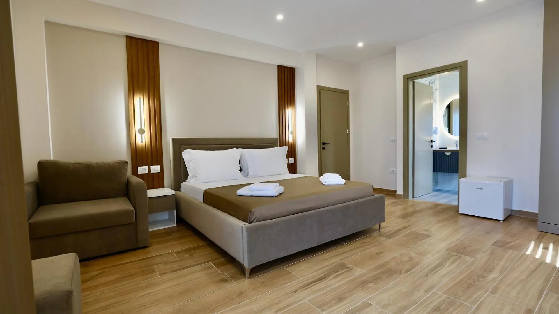 Klejvi Apartments 卡萨米尔
