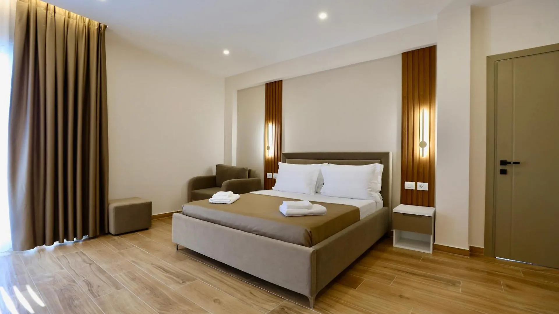 Klejvi Apartments 卡萨米尔