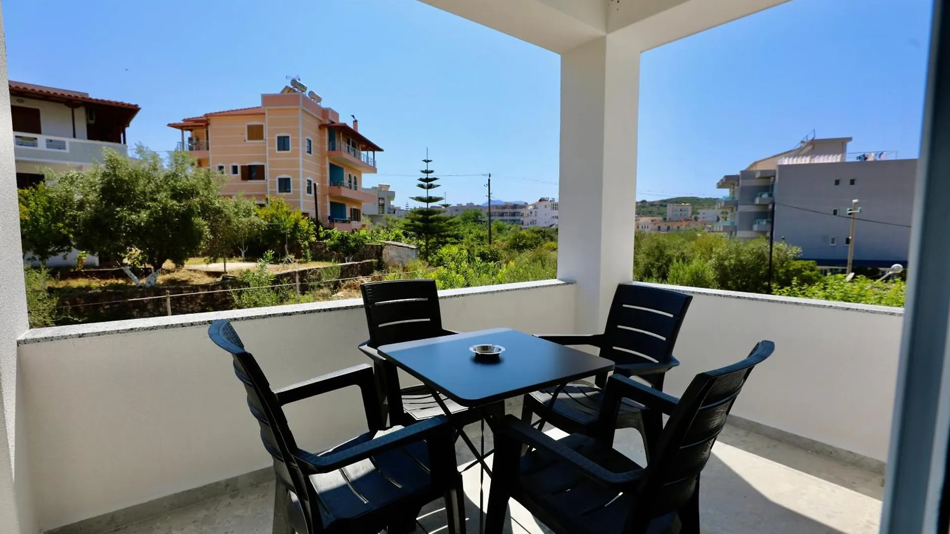 Klejvi Apartments 卡萨米尔